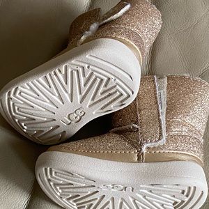 Glitter Uggs Toddler! Great condition!